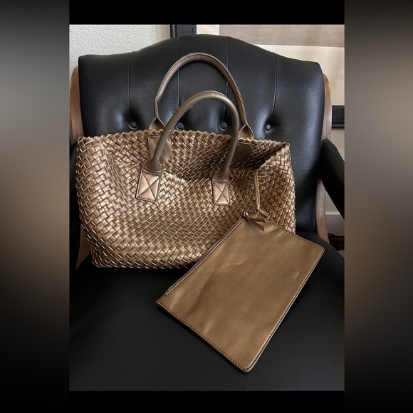 Handbags - Woven Tote Bag Large Bronze Taupe with Matching Pouch excellent condition